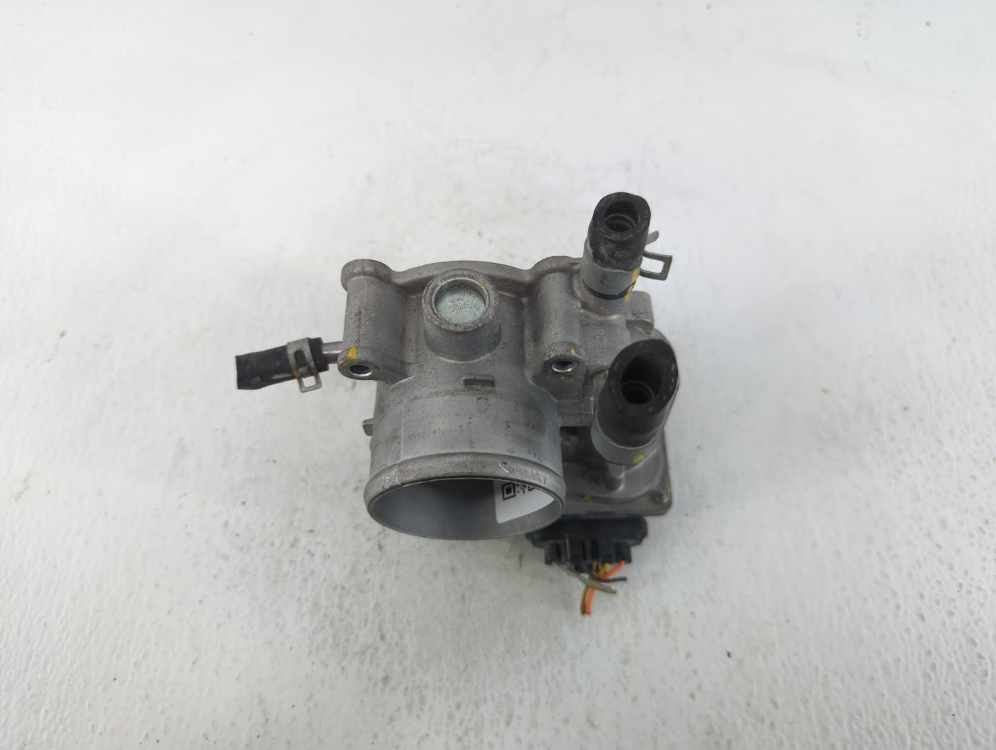 2012-2017 Hyundai Veloster Throttle Body P/N:35100-2B300 Fits Fits 2012 2013 2014 2015 2016 2017 2018 2019 OEM Used Auto Par