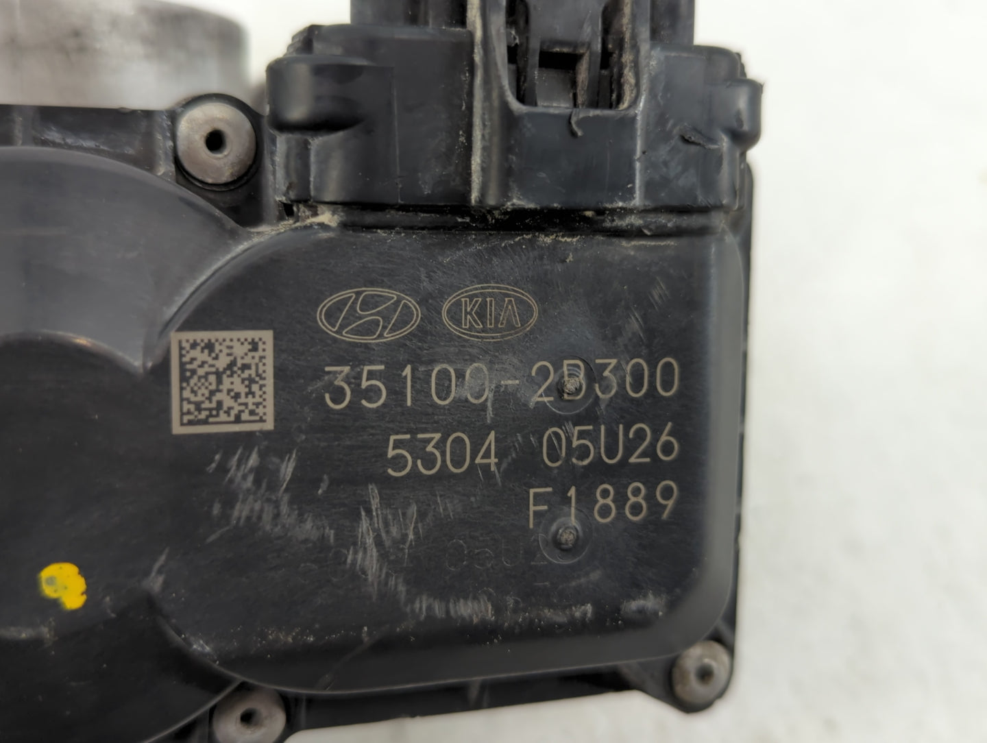 2012-2017 Hyundai Veloster Throttle Body P/N:35100-2B300 Fits Fits 2012 2013 2014 2015 2016 2017 2018 2019 OEM Used Auto Par
