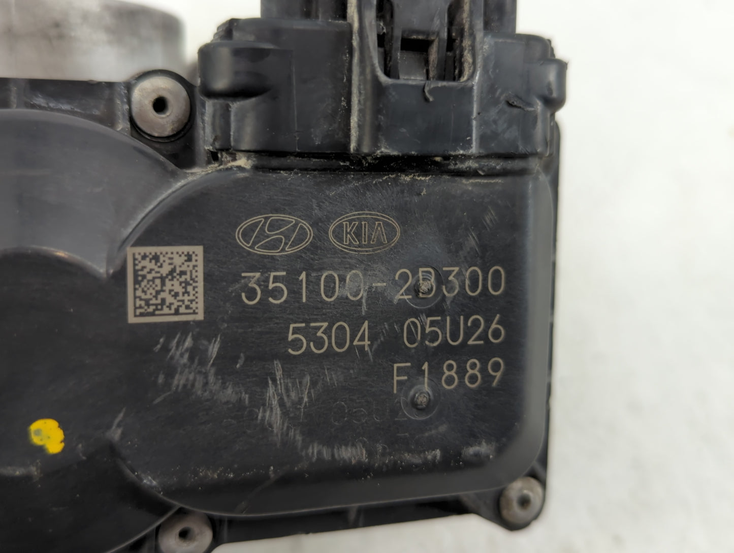 2012-2017 Hyundai Veloster Throttle Body P/N:35100-2B300 Fits Fits 2012 2013 2014 2015 2016 2017 2018 2019 OEM Used Auto Par