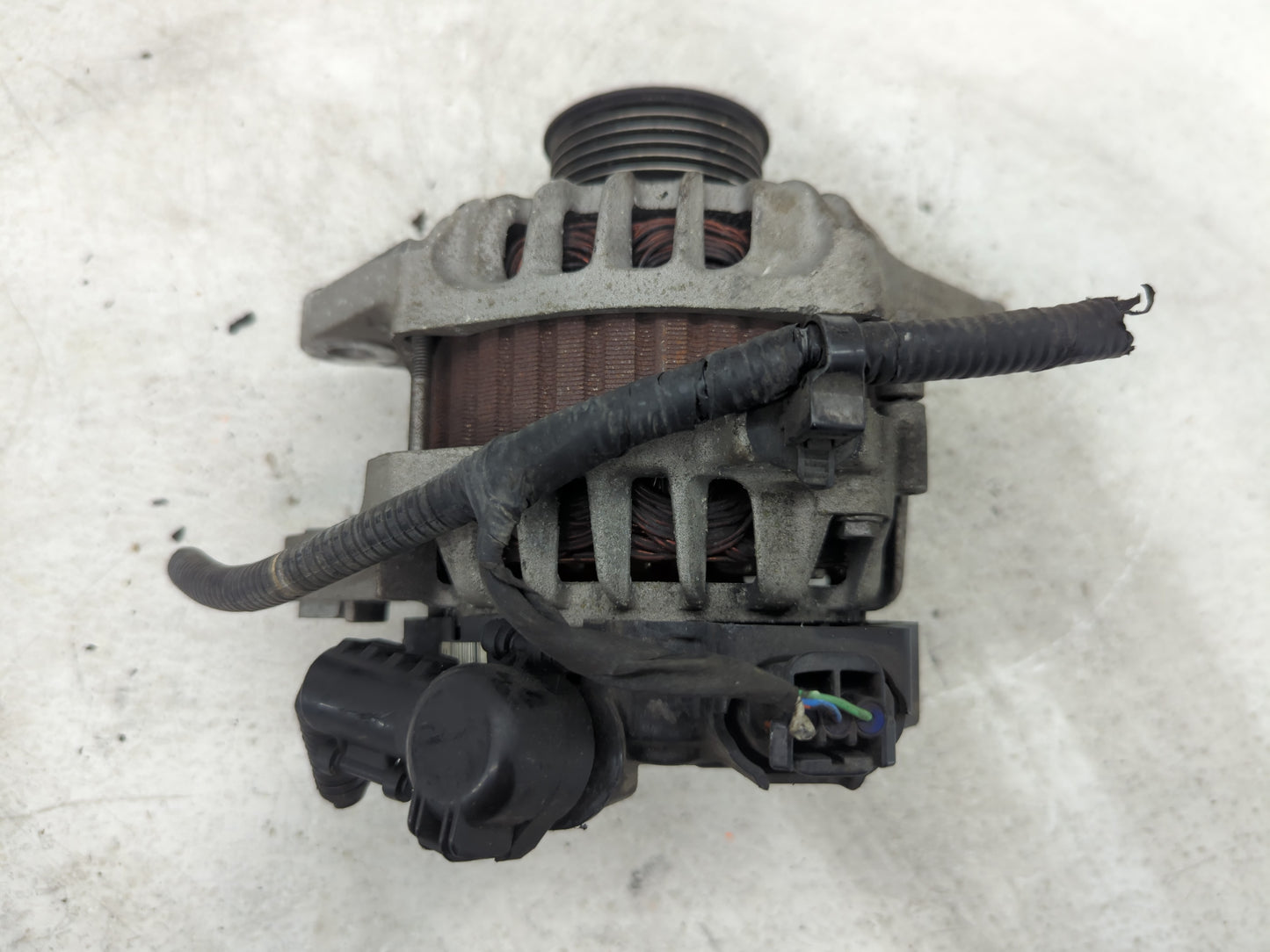 2012-2017 Hyundai Veloster Alternator Replacement Generator Charging Assembly Engine OEM P/N:37300-2B510 Fits OEM Used Auto 