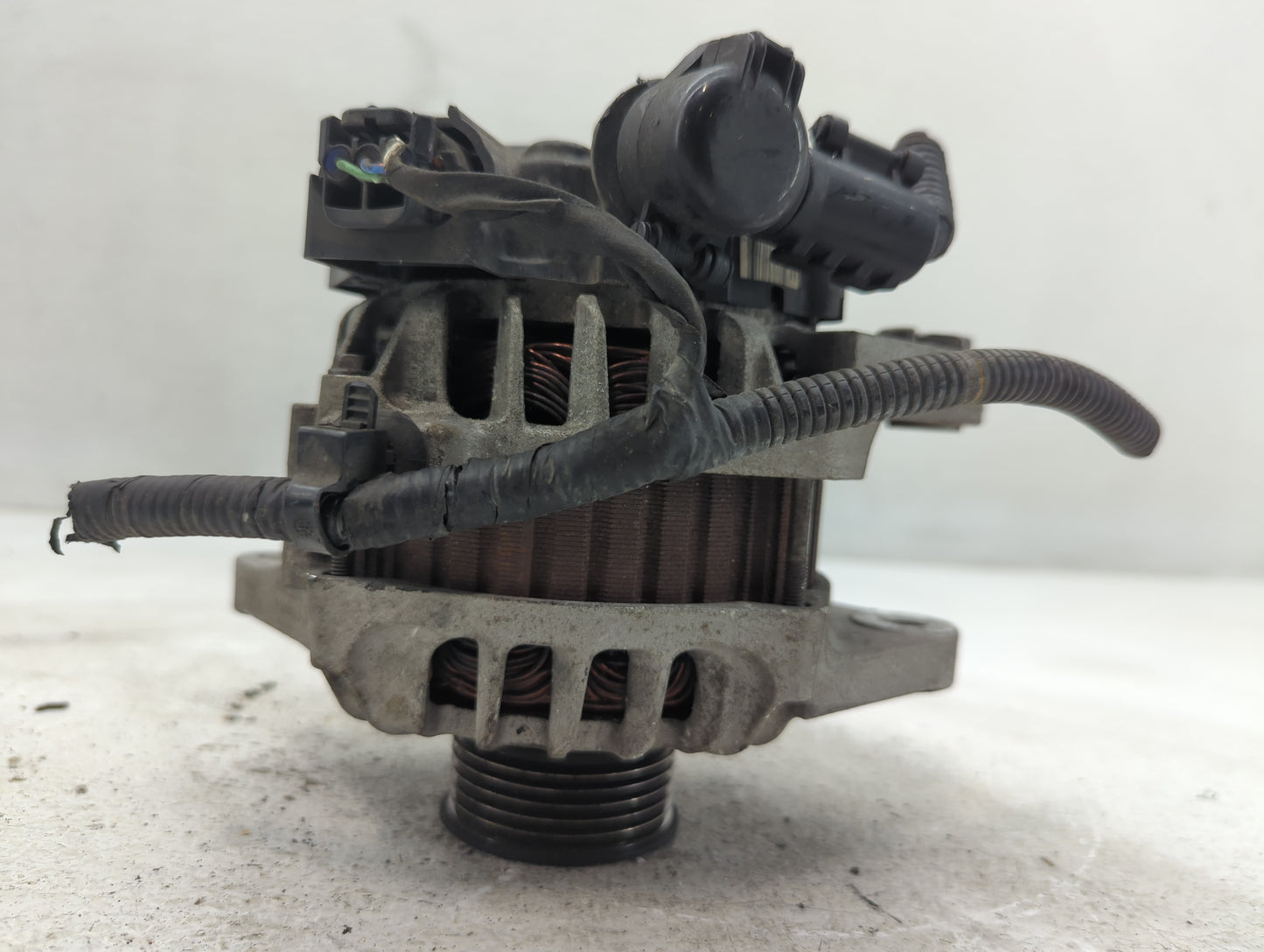 2012-2017 Hyundai Veloster Alternator Replacement Generator Charging Assembly Engine OEM P/N:37300-2B510 Fits OEM Used Auto 