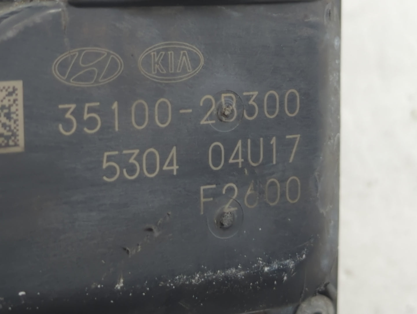 2012-2017 Hyundai Veloster Throttle Body P/N:5304 04U17 35100-2B300 Fits Fits 2012 2013 2014 2015 2016 2017 2018 2019 OEM Us