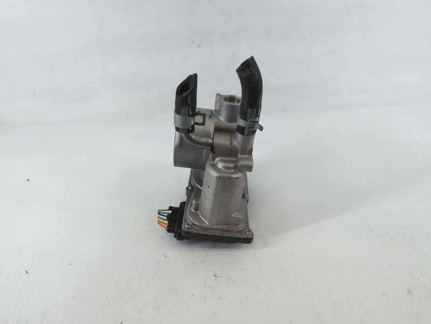 2012-2017 Hyundai Veloster Throttle Body P/N:5304 06U14 35100-2B300 Fits Fits 2012 2013 2014 2015 2016 2017 2018 2019 OEM Us