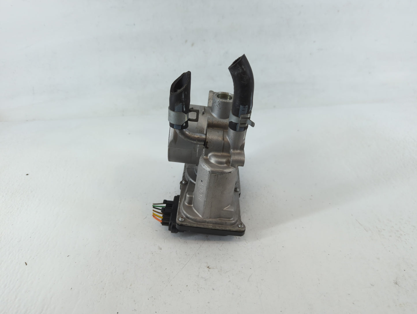 2012-2017 Hyundai Veloster Throttle Body P/N:5304 06U14 35100-2B300 Fits Fits 2012 2013 2014 2015 2016 2017 2018 2019 OEM Us
