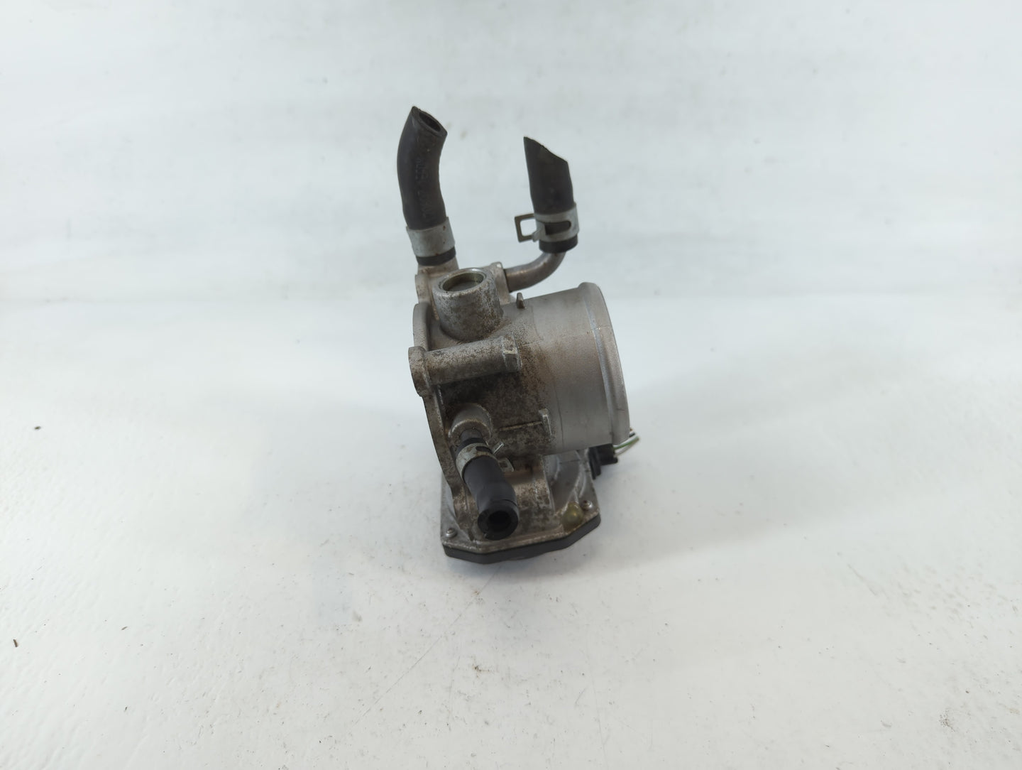 2012-2017 Hyundai Veloster Throttle Body P/N:5304 06U14 35100-2B300 Fits Fits 2012 2013 2014 2015 2016 2017 2018 2019 OEM Us