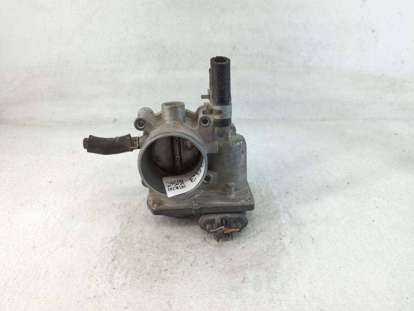 2012-2017 Hyundai Veloster Throttle Body P/N:35100-2B300 Fits Fits 2012 2013 2014 2015 2016 2017 2018 2019 OEM Used Auto Par