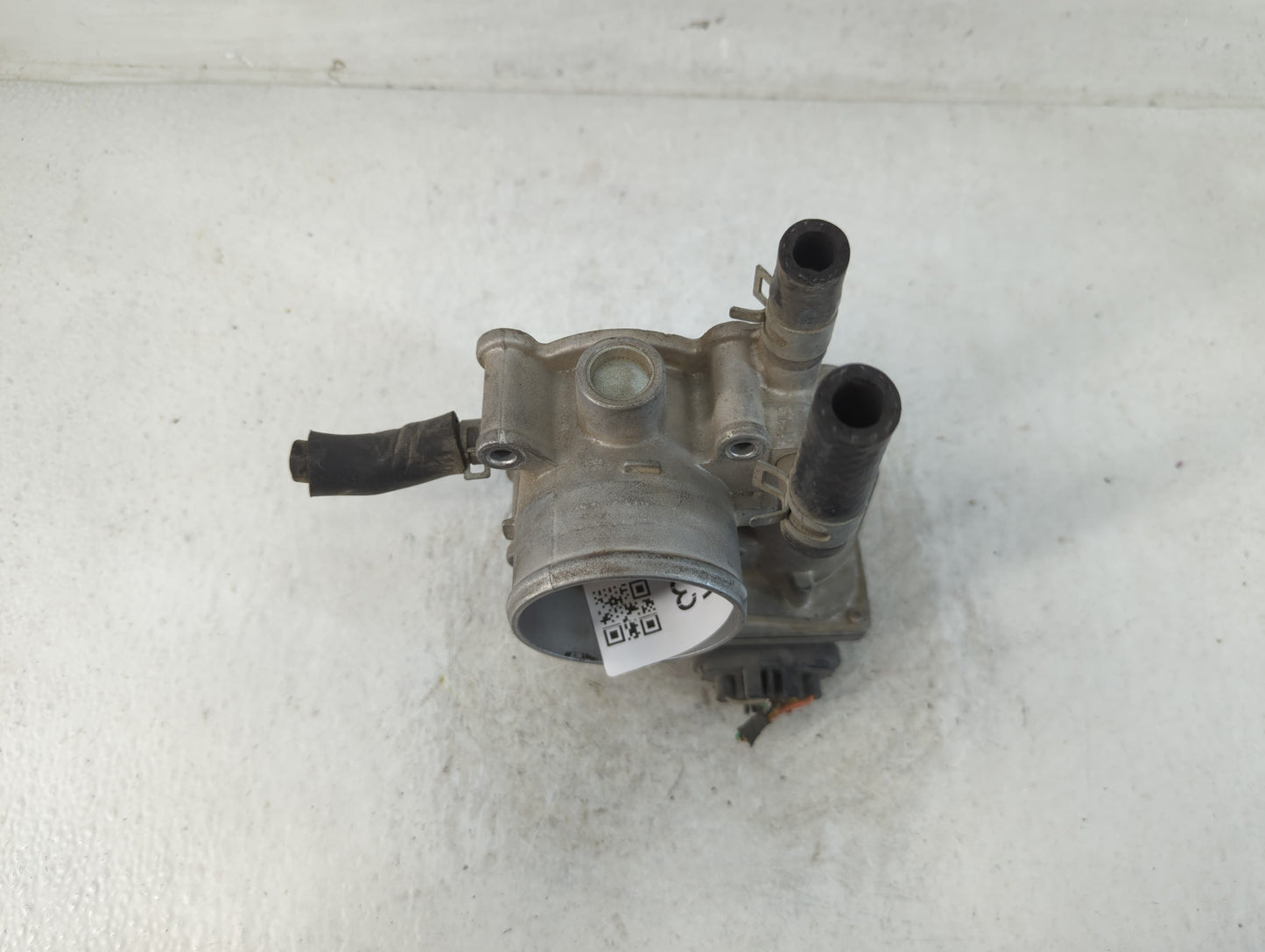 2012-2017 Hyundai Veloster Throttle Body P/N:35100-2B300 Fits Fits 2012 2013 2014 2015 2016 2017 2018 2019 OEM Used Auto Par