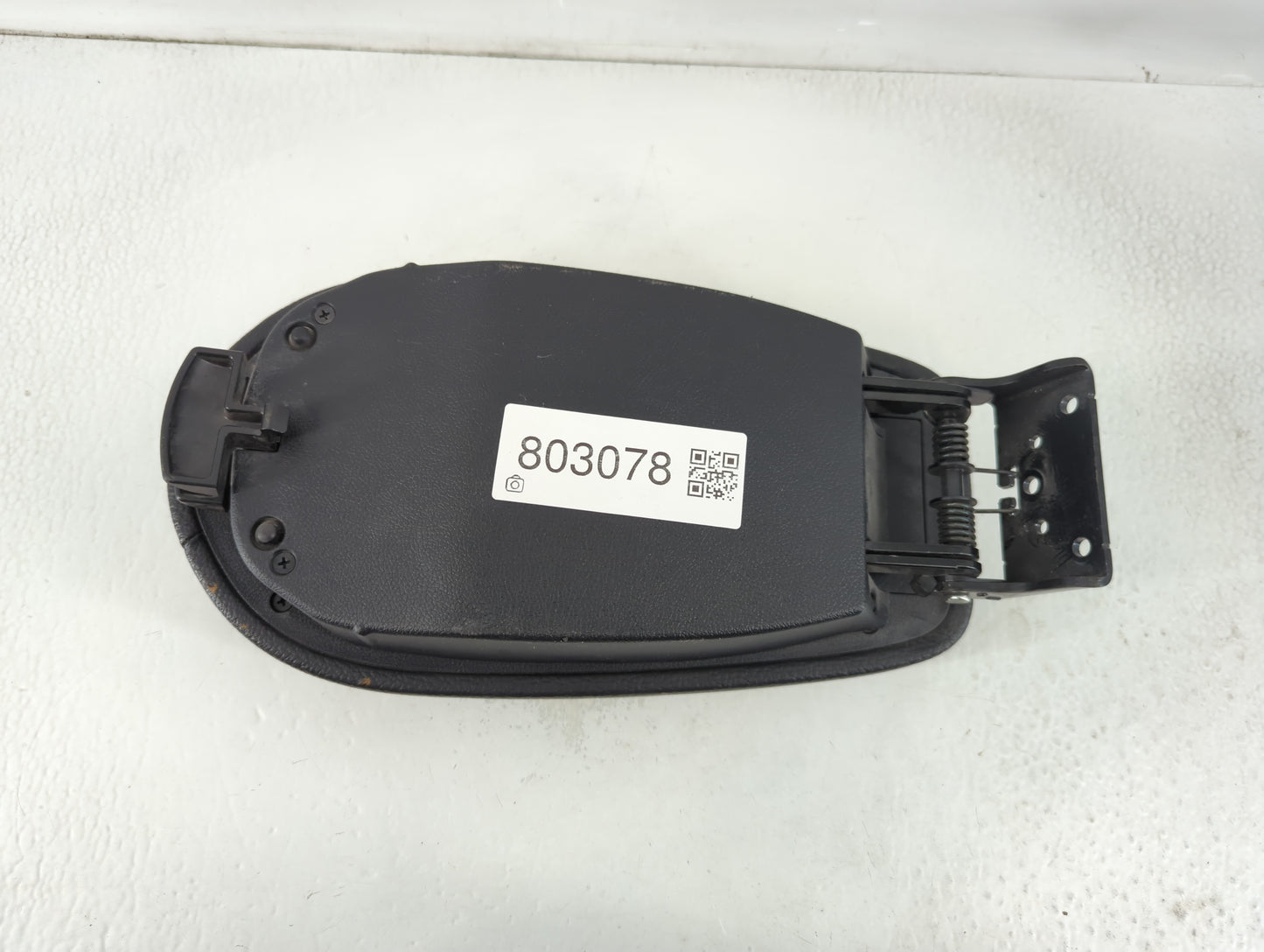 2017 Hyundai Veloster Center Console Armrest Cover Lid P/N:160910-PVC Fits OEM Used Auto Parts - Oemusedautoparts1.com