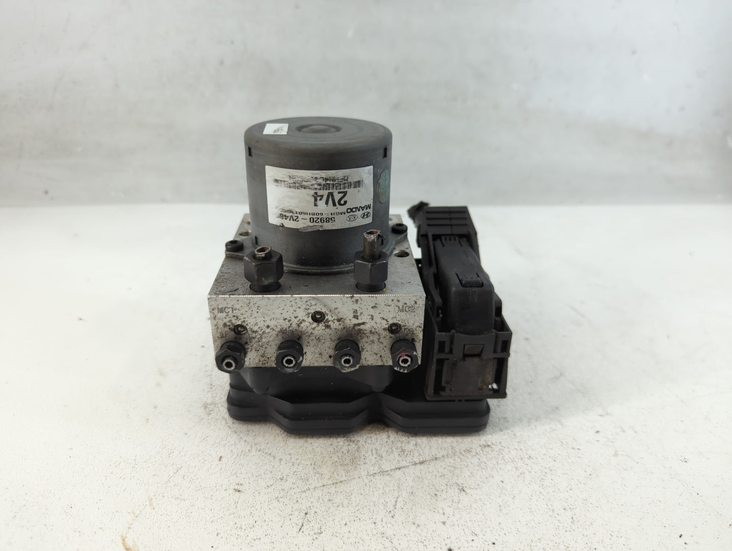 2017 Hyundai Veloster ABS Pump Control Module Replacement P/N:58920-2V46 Fits OEM Used Auto Parts - Oemusedautoparts1.com