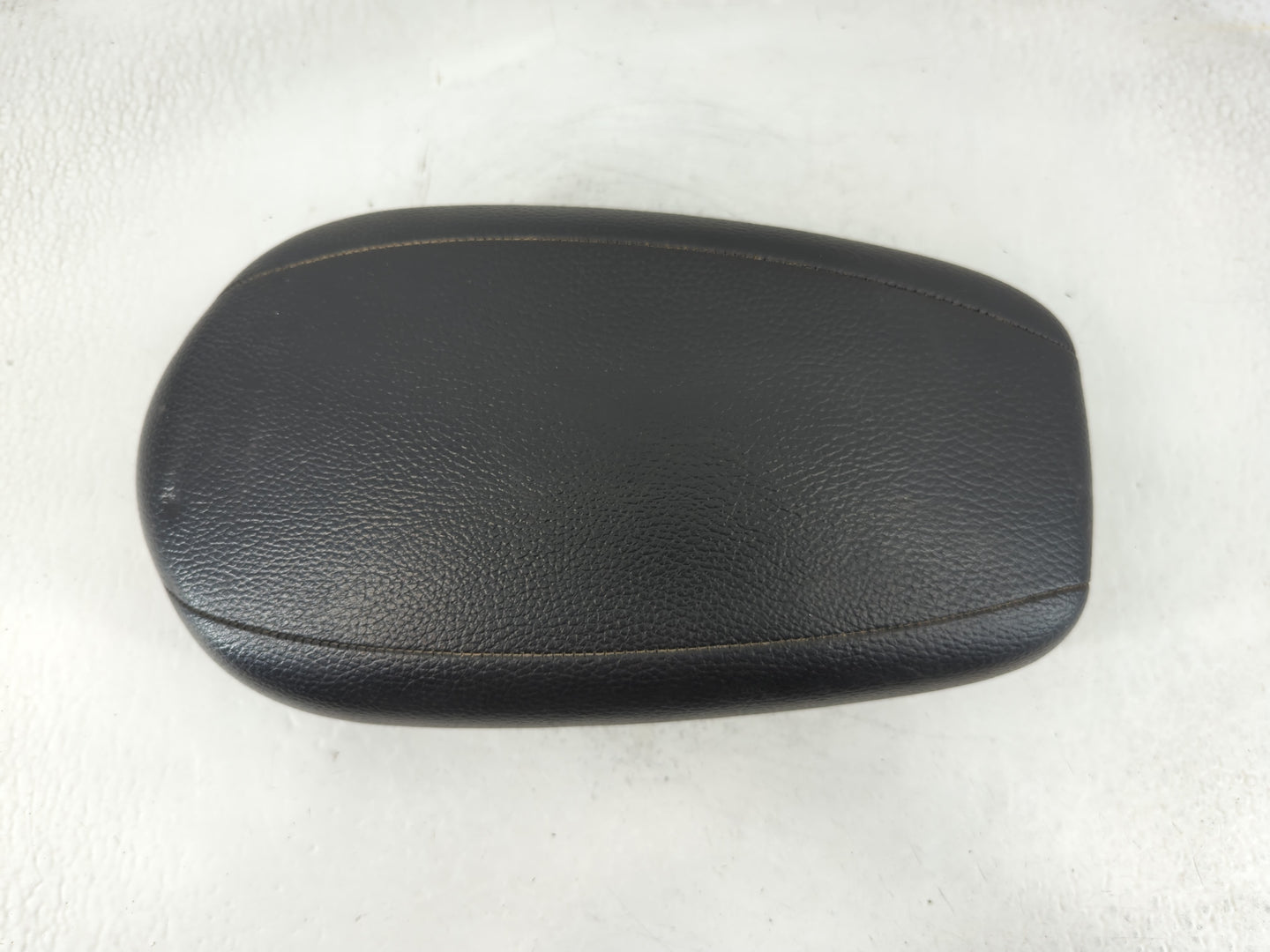 2013-2017 Hyundai Veloster Center Console Armrest Cover Lid P/N:170308 Fits Fits 2013 2014 2015 2016 2017 OEM Used Auto Part