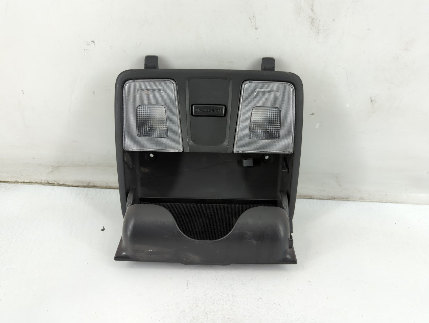 2017 Hyundai Veloster Overhead Roof Console - Oemusedautoparts1.com