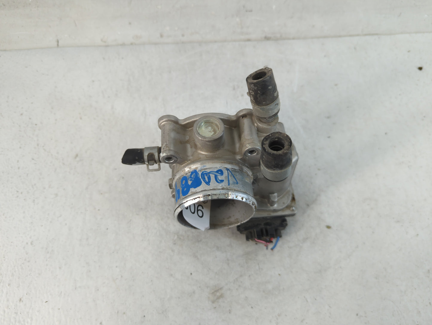 2015-2020 Hyundai Veloster Throttle Body P/N:35100-2B340 Fits Fits 2015 2016 2017 2018 2019 2020 2021 2022 OEM Used Auto Par