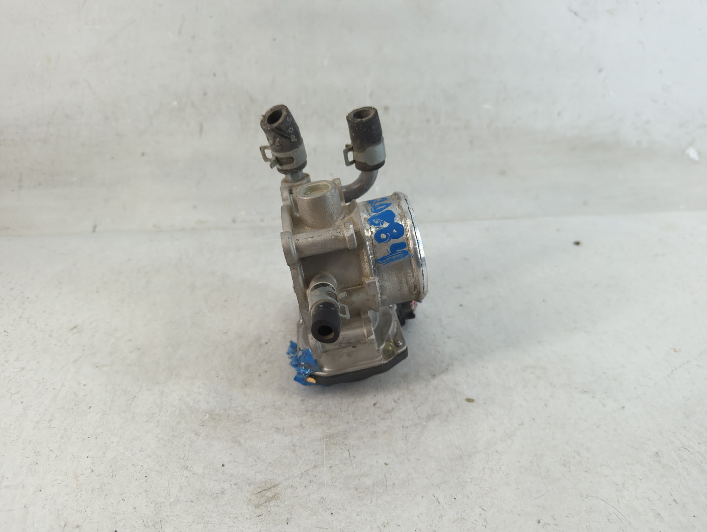 2015-2020 Hyundai Veloster Throttle Body P/N:35100-2B340 Fits Fits 2015 2016 2017 2018 2019 2020 2021 2022 OEM Used Auto Par