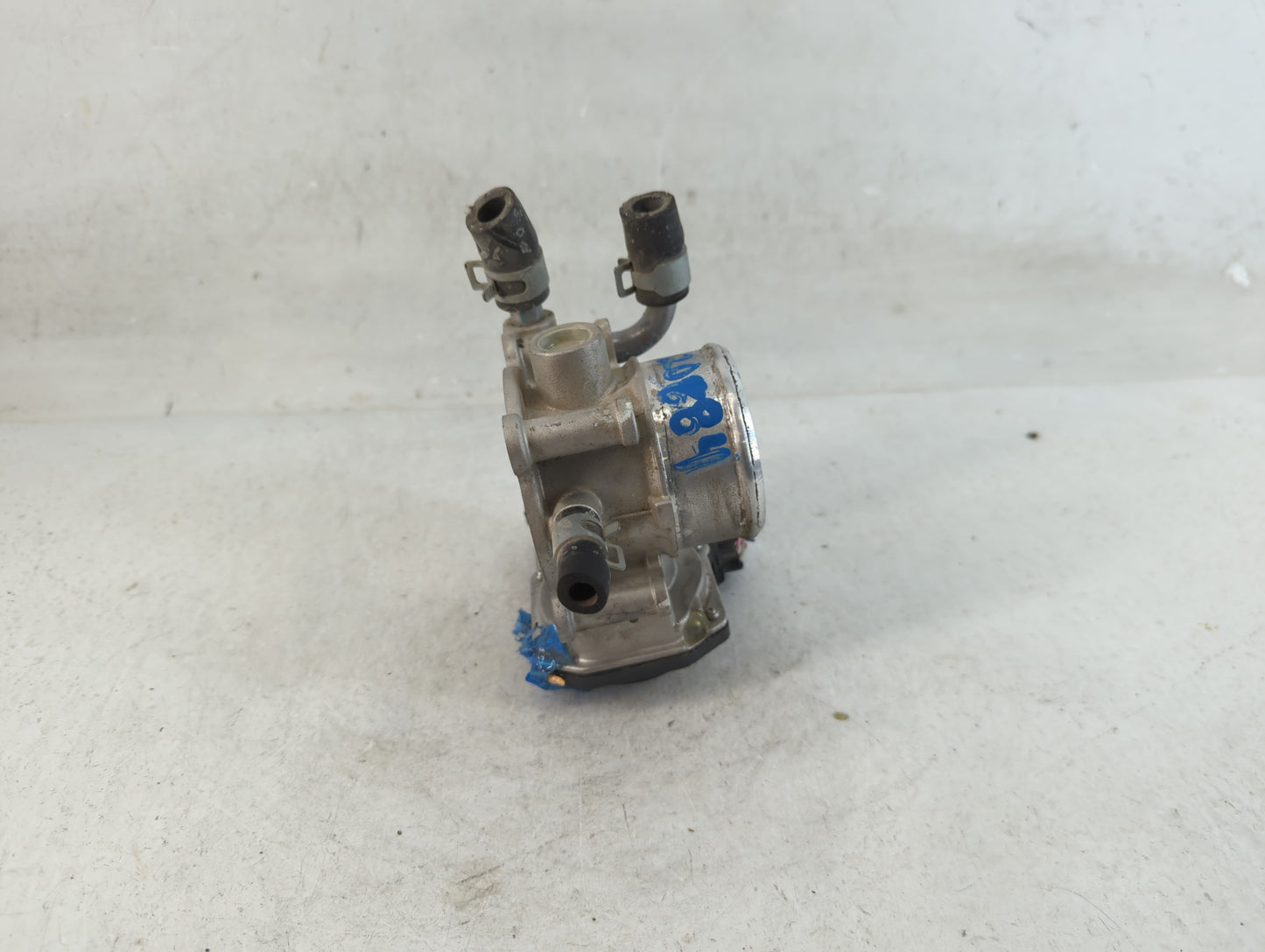 2015-2020 Hyundai Veloster Throttle Body P/N:35100-2B340 Fits Fits 2015 2016 2017 2018 2019 2020 2021 2022 OEM Used Auto Par