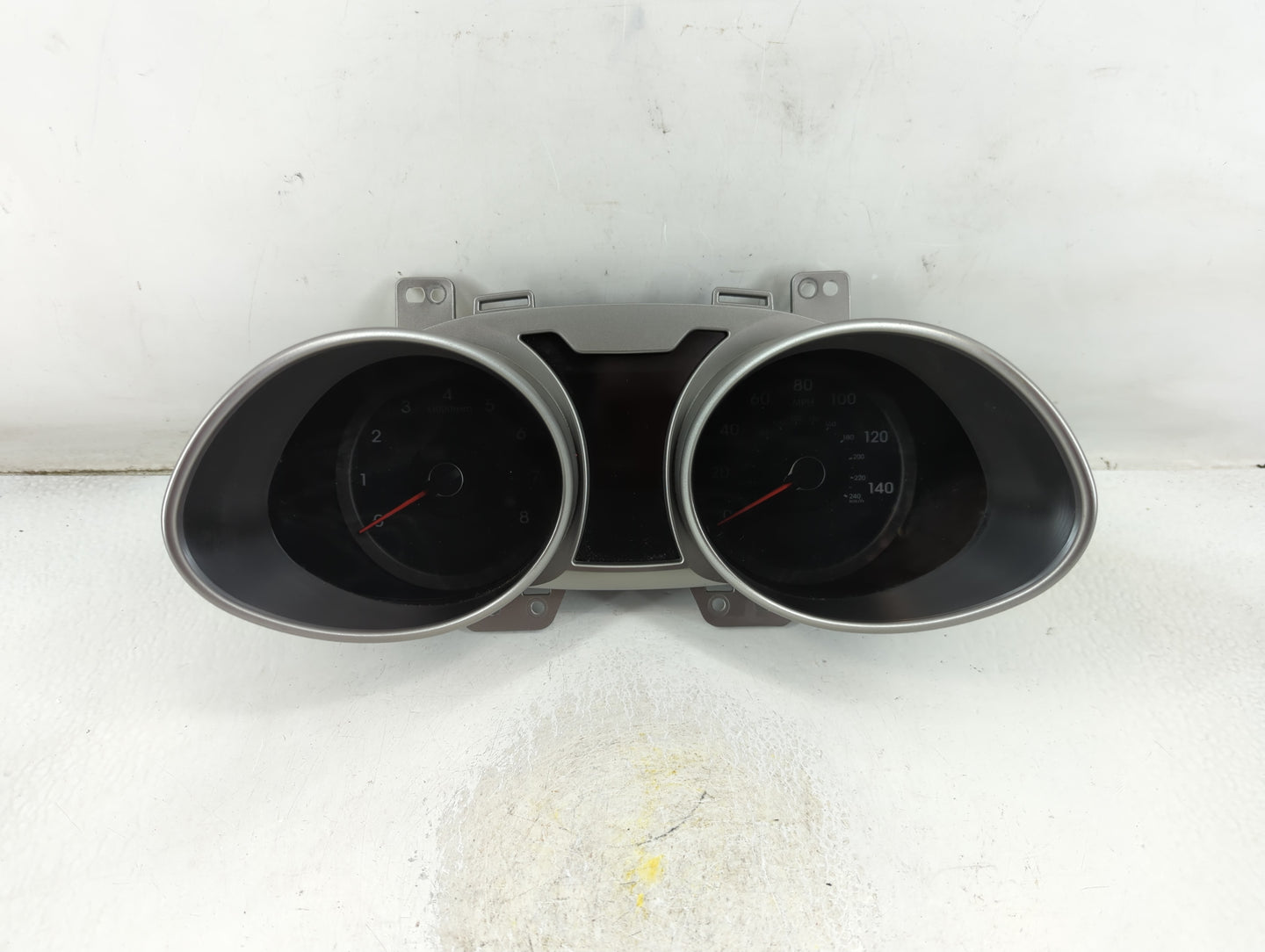 2016-2017 Hyundai Veloster Instrument Cluster Speedometer Gauges P/N:94031-2V201RDR Fits Fits 2016 2017 OEM Used Auto Parts 