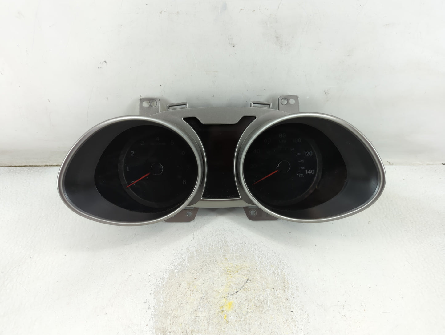 2016-2017 Hyundai Veloster Instrument Cluster Speedometer Gauges P/N:94031-2V201RDR Fits Fits 2016 2017 OEM Used Auto Parts 