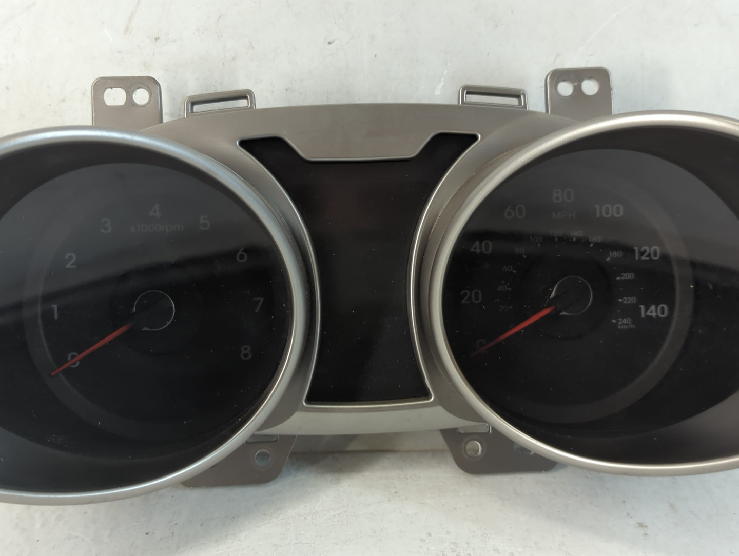 2016-2017 Hyundai Veloster Instrument Cluster Speedometer Gauges P/N:94031-2V201RDR Fits Fits 2016 2017 OEM Used Auto Parts 