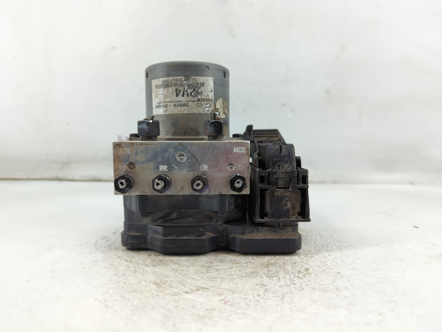 2015-2017 Hyundai Veloster ABS Pump Control Module Replacement P/N:58920-2V480 Fits Fits 2015 2016 2017 OEM Used Auto Parts 