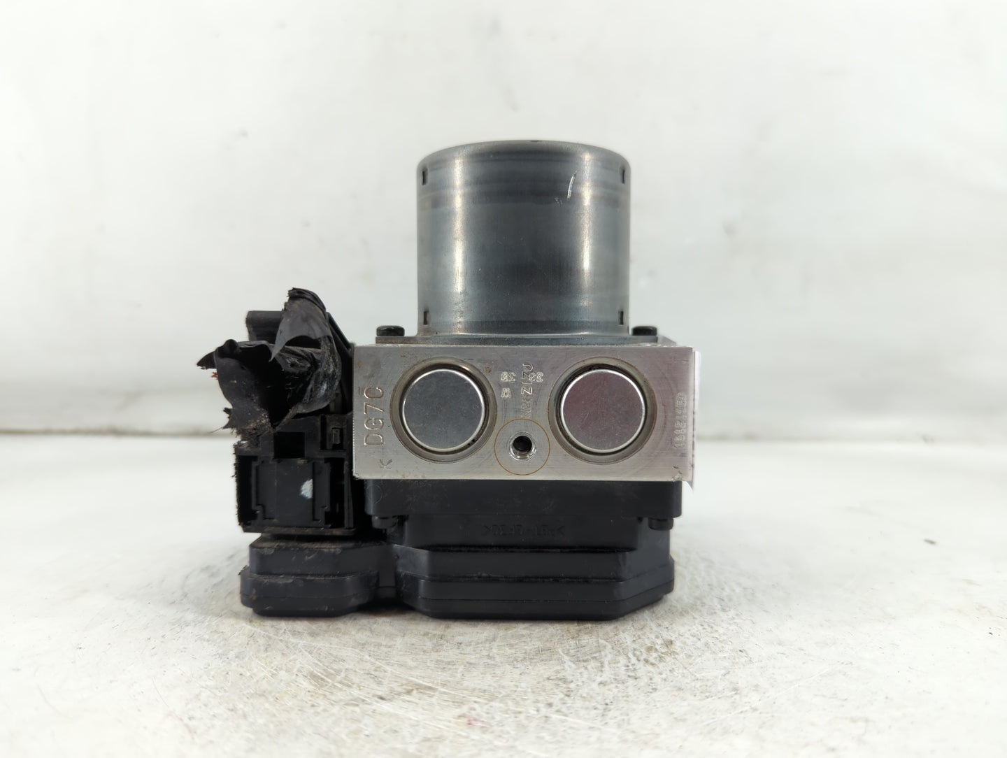 2015-2017 Hyundai Veloster ABS Pump Control Module Replacement P/N:58920-2V480 Fits Fits 2015 2016 2017 OEM Used Auto Parts 