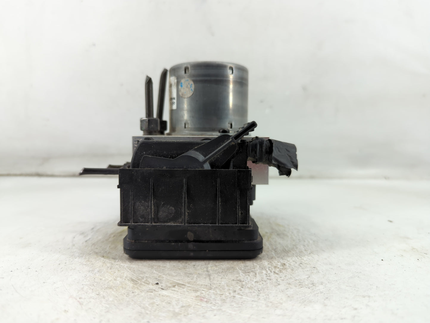 2015-2017 Hyundai Veloster ABS Pump Control Module Replacement P/N:58920-2V480 Fits Fits 2015 2016 2017 OEM Used Auto Parts 
