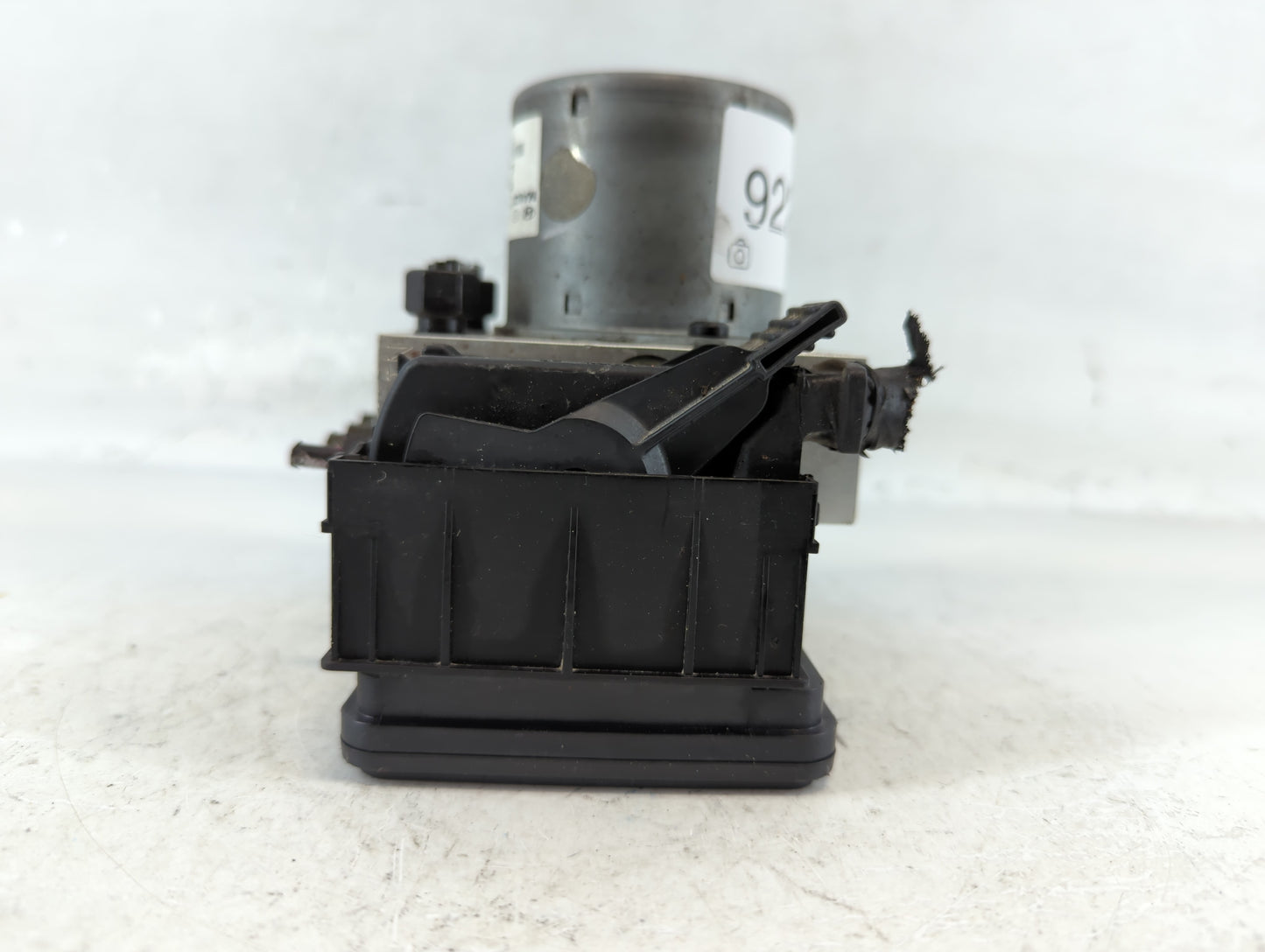 2015-2017 Hyundai Veloster ABS Pump Control Module Replacement P/N:58920-2V480 Fits Fits 2015 2016 2017 OEM Used Auto Parts 