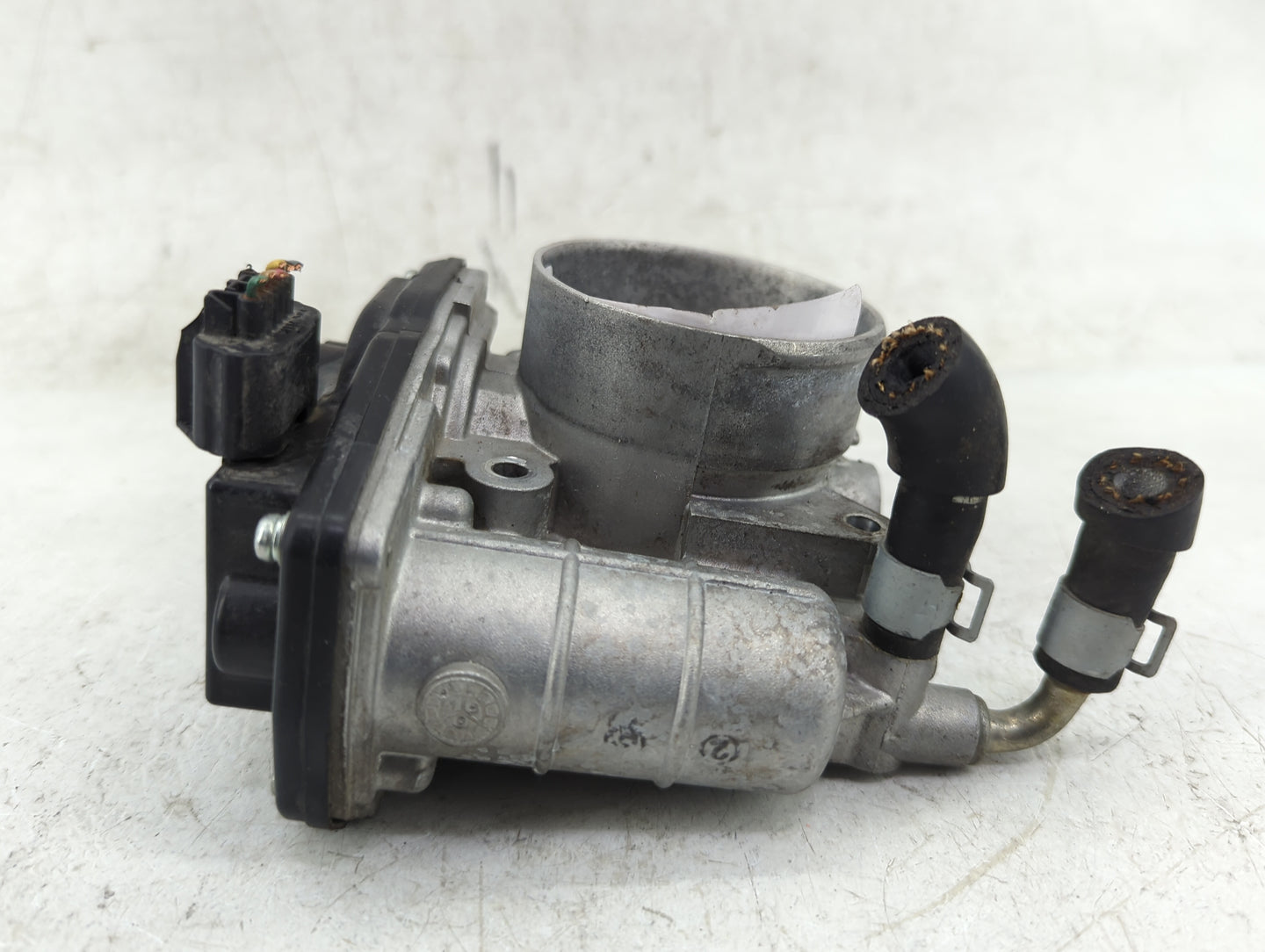 2017 Infiniti G35 Throttle Body P/N:526-02 Fits OEM Used Auto Parts - Oemusedautoparts1.com