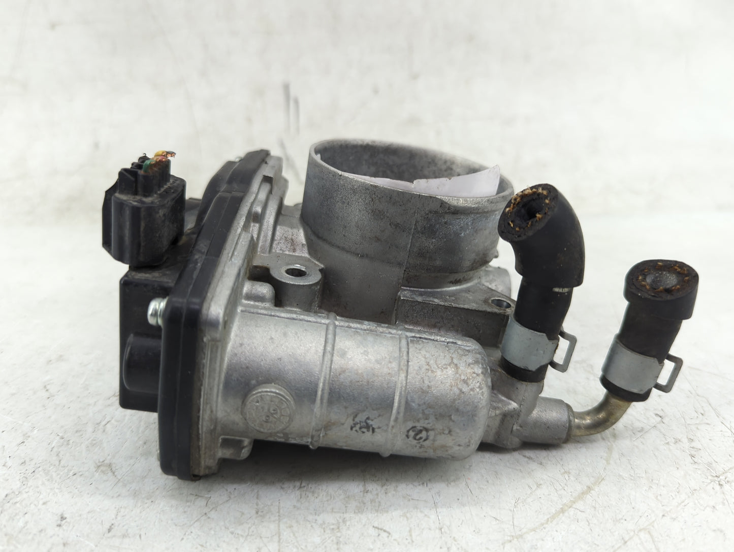 2017 Infiniti G35 Throttle Body P/N:526-02 Fits OEM Used Auto Parts - Oemusedautoparts1.com