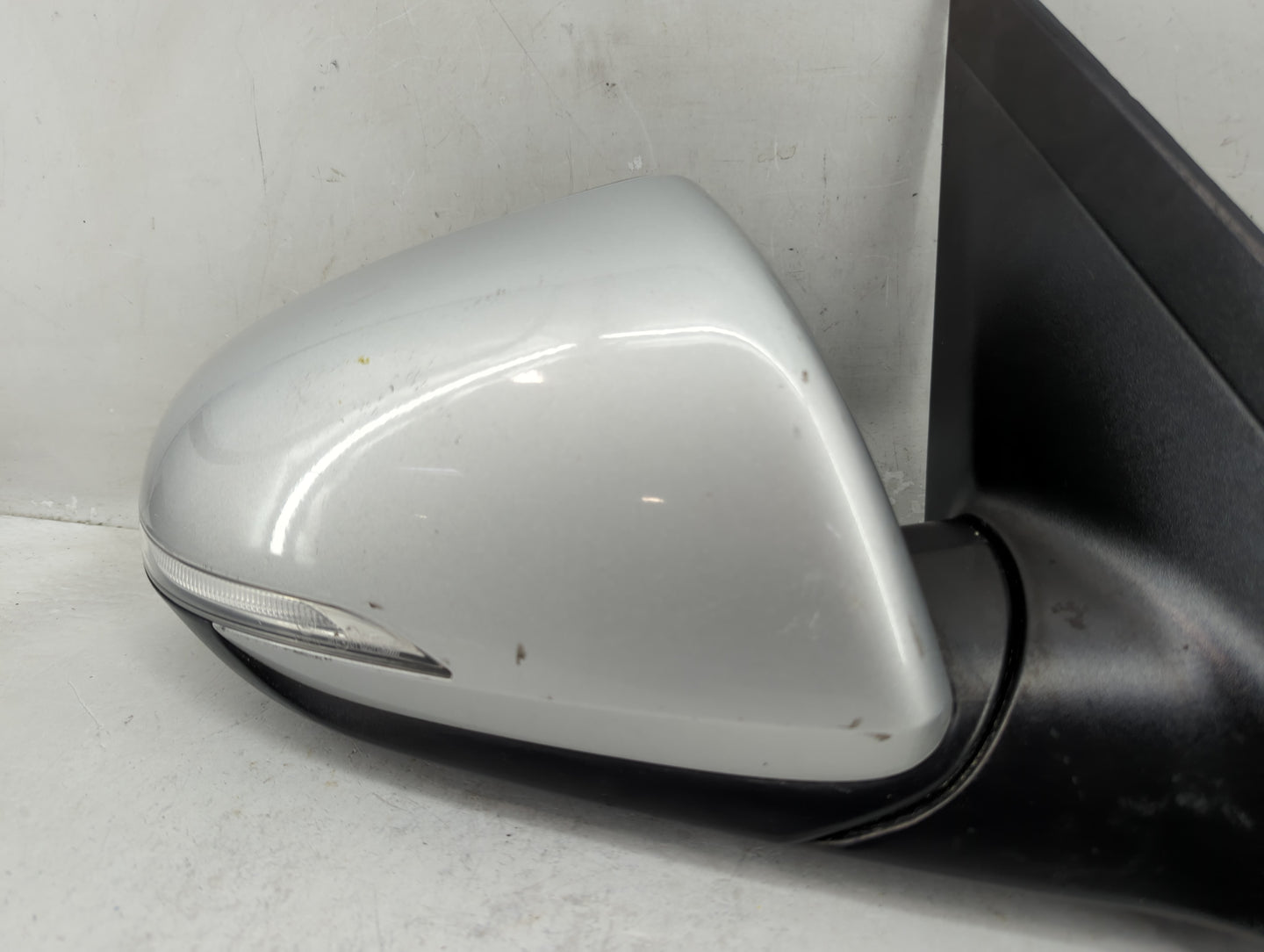 2017 Infiniti I30 Driver Side View Mirror - Left Door Mirror OEM Used - Oemusedautoparts1.com