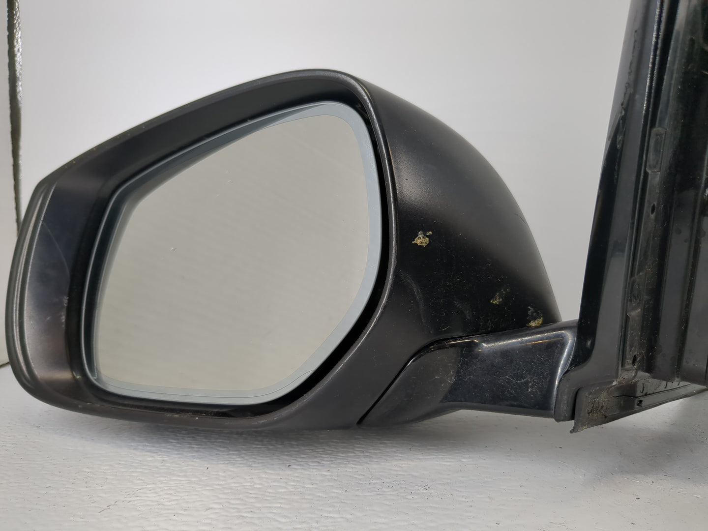 2016-2017 Infiniti Q50 Driver Side View Mirror - Left Door Mirror OEM Used - Oemusedautoparts1.com