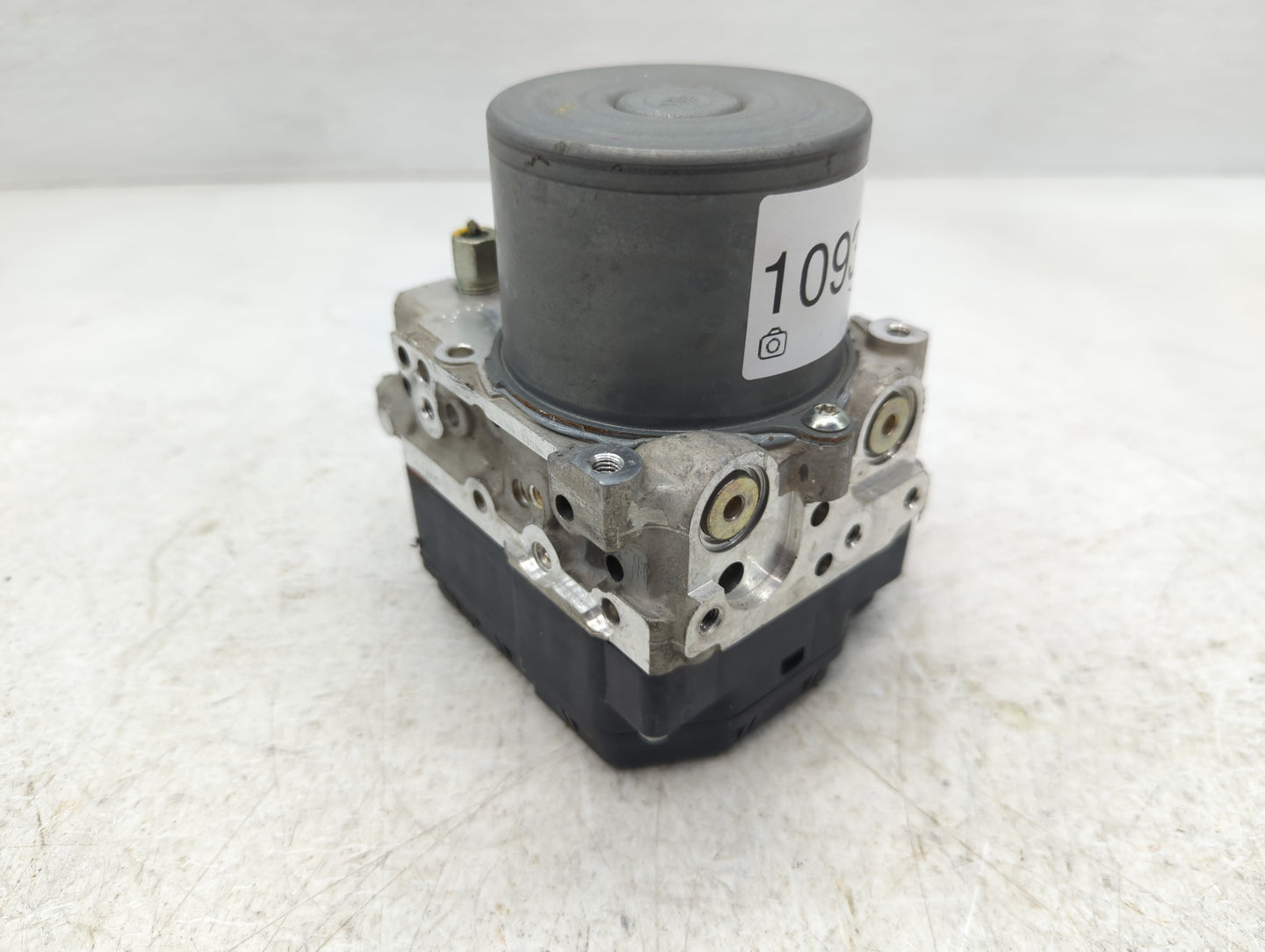 2014-2015 Infiniti Q50 ABS Pump Control Module Replacement P/N:47660 4GB1A Fits Fits 2014 2015 OEM Used Auto Parts - Oemused