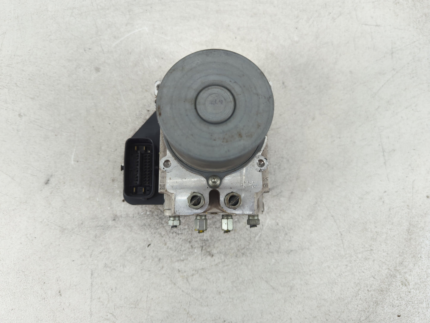 2016-2017 Infiniti Q50 ABS Pump Control Module Replacement P/N:133000-0802 47660 4GK0A Fits Fits 2016 2017 OEM Used Auto Par