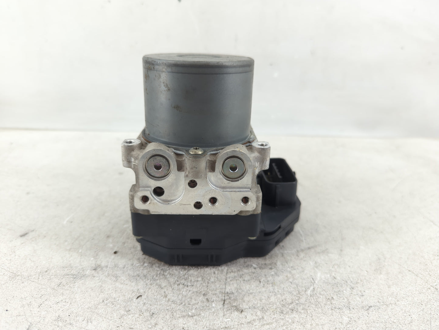 2016-2017 Infiniti Q50 ABS Pump Control Module Replacement P/N:133000-0802 47660 4GK0A Fits Fits 2016 2017 OEM Used Auto Par