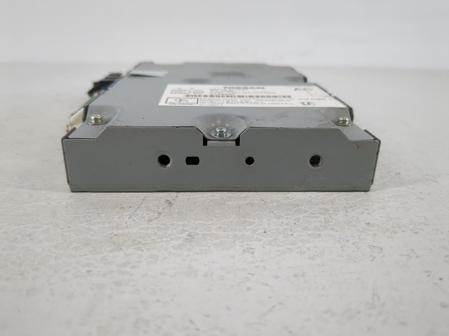 2016-2017 Infiniti Q50 Chassis Control Module Ccm Bcm Body Control - Oemusedautoparts1.com