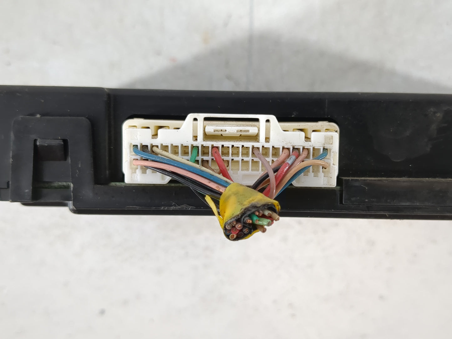 2016-2017 Infiniti Q50 Chassis Control Module Ccm Bcm Body Control - Oemusedautoparts1.com