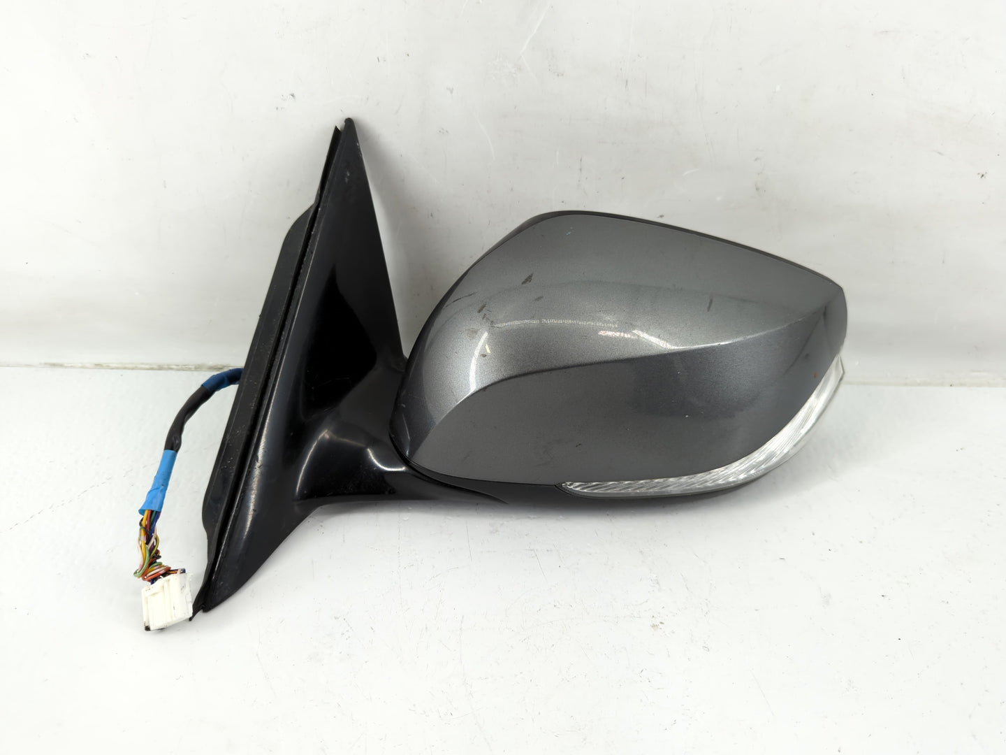 2016-2017 Infiniti Q50 Driver Side View Mirror - Left Door Mirror OEM Used - Oemusedautoparts1.com