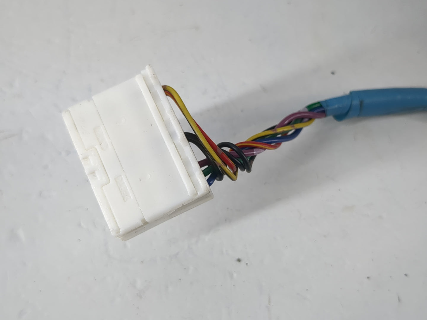 2014-2020 Infiniti Q50 Driver Left Side View Manual Door Mirror White - Oemusedautoparts1.com