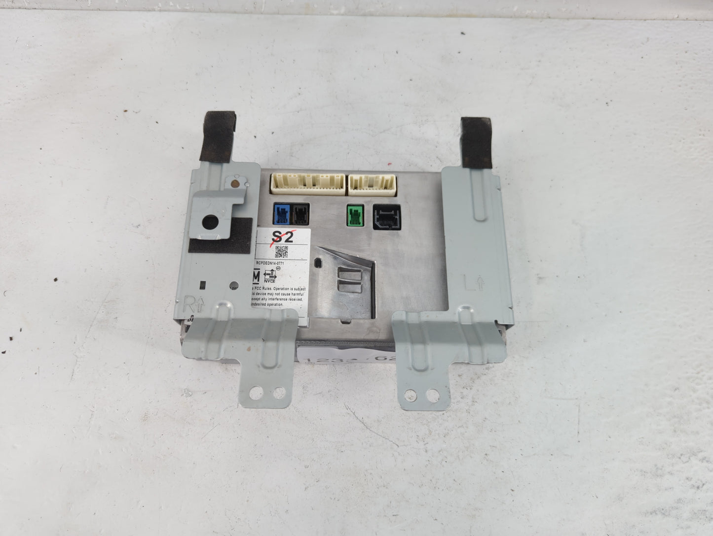 2016-2017 Infiniti Q50 Information Display Screen - Oemusedautoparts1.com