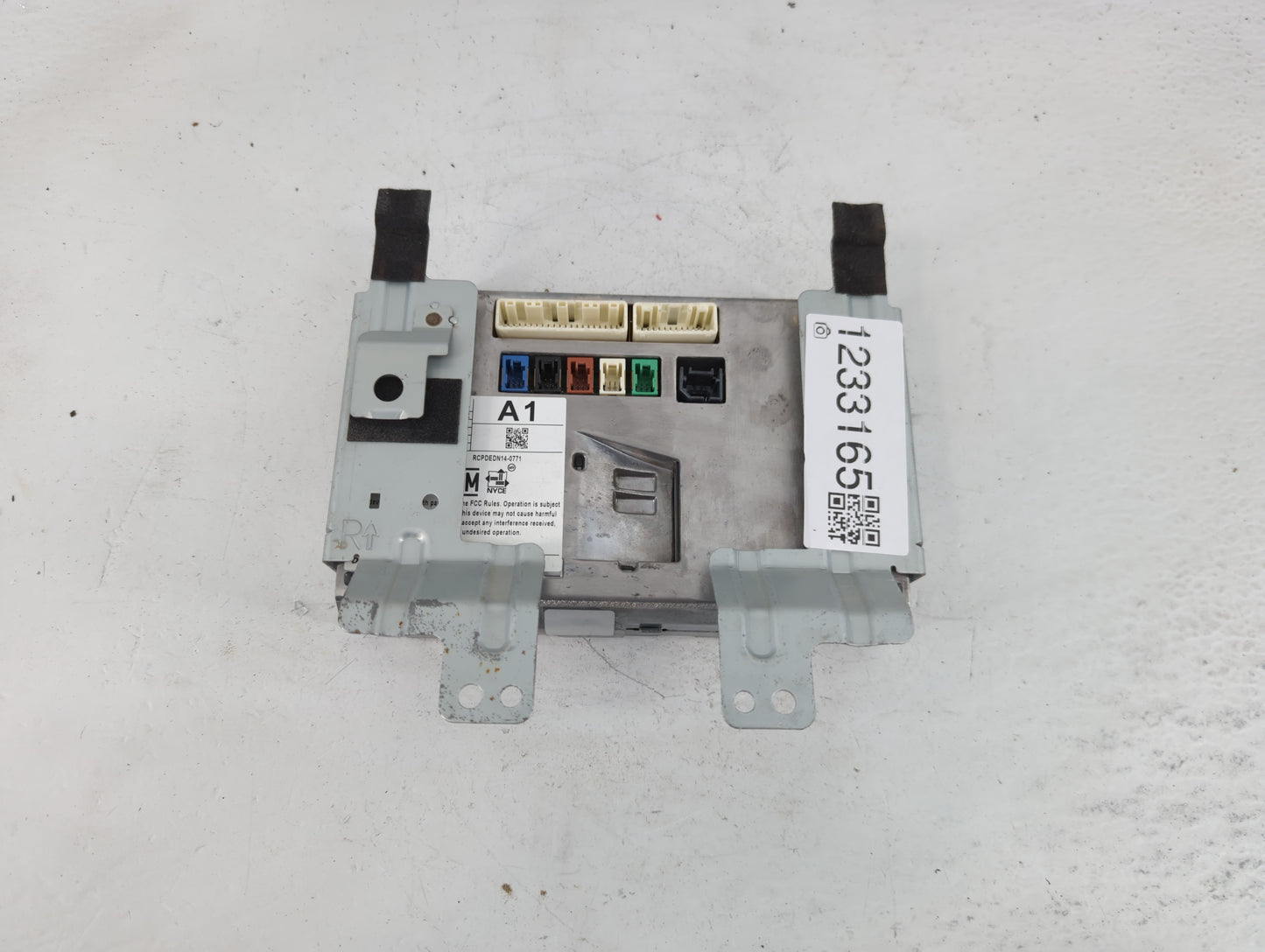 2016-2017 Infiniti Q50 Information Display Screen - Oemusedautoparts1.com