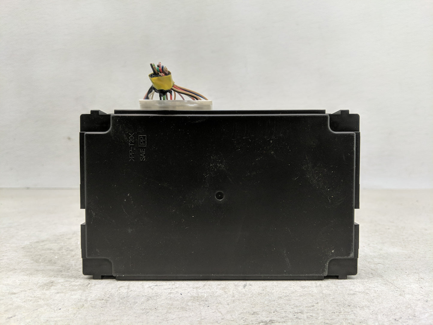 2016-2017 Infiniti Q50 Chassis Control Module Ccm Bcm Body Control - Oemusedautoparts1.com