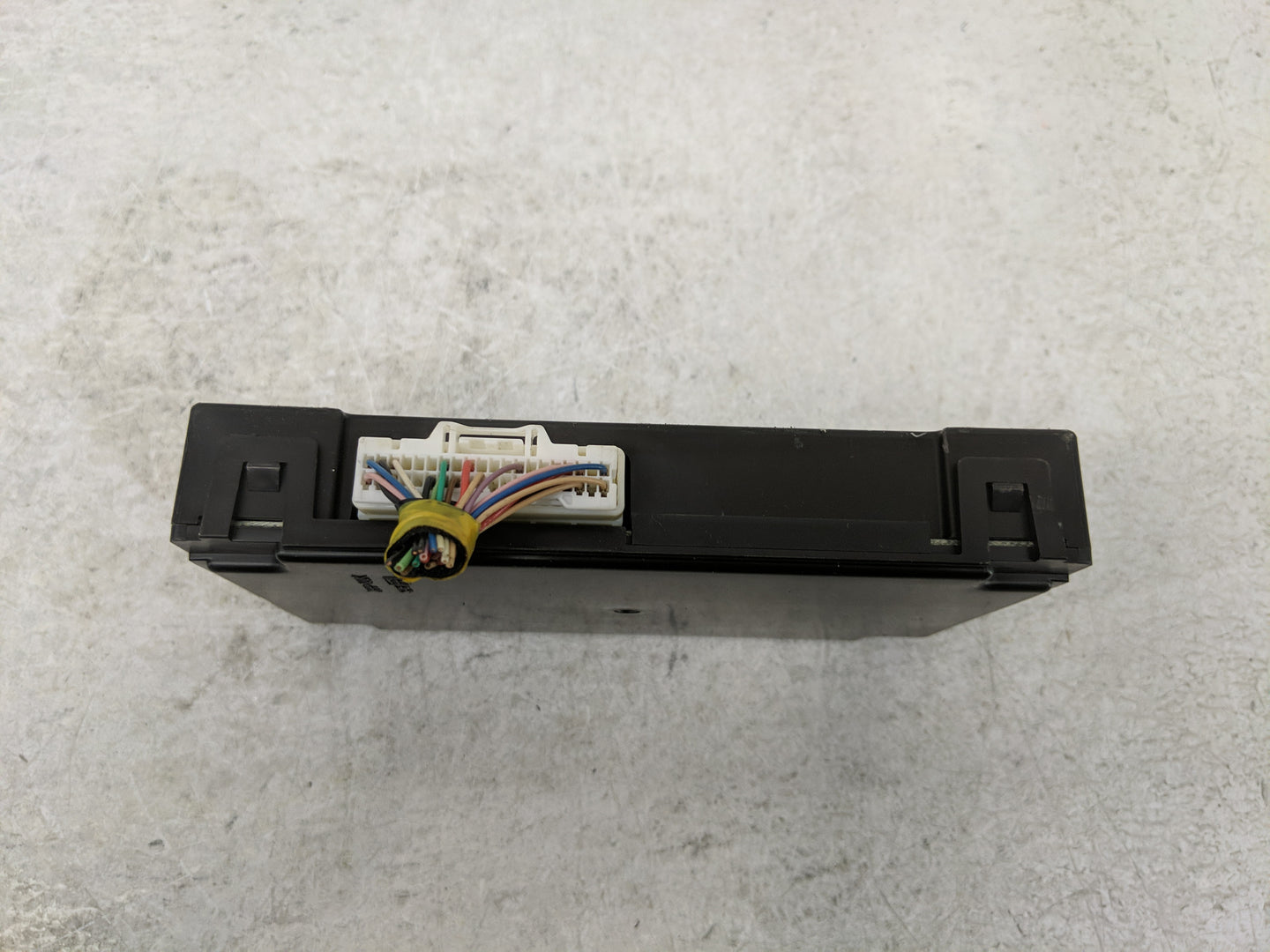 2016-2017 Infiniti Q50 Chassis Control Module Ccm Bcm Body Control - Oemusedautoparts1.com