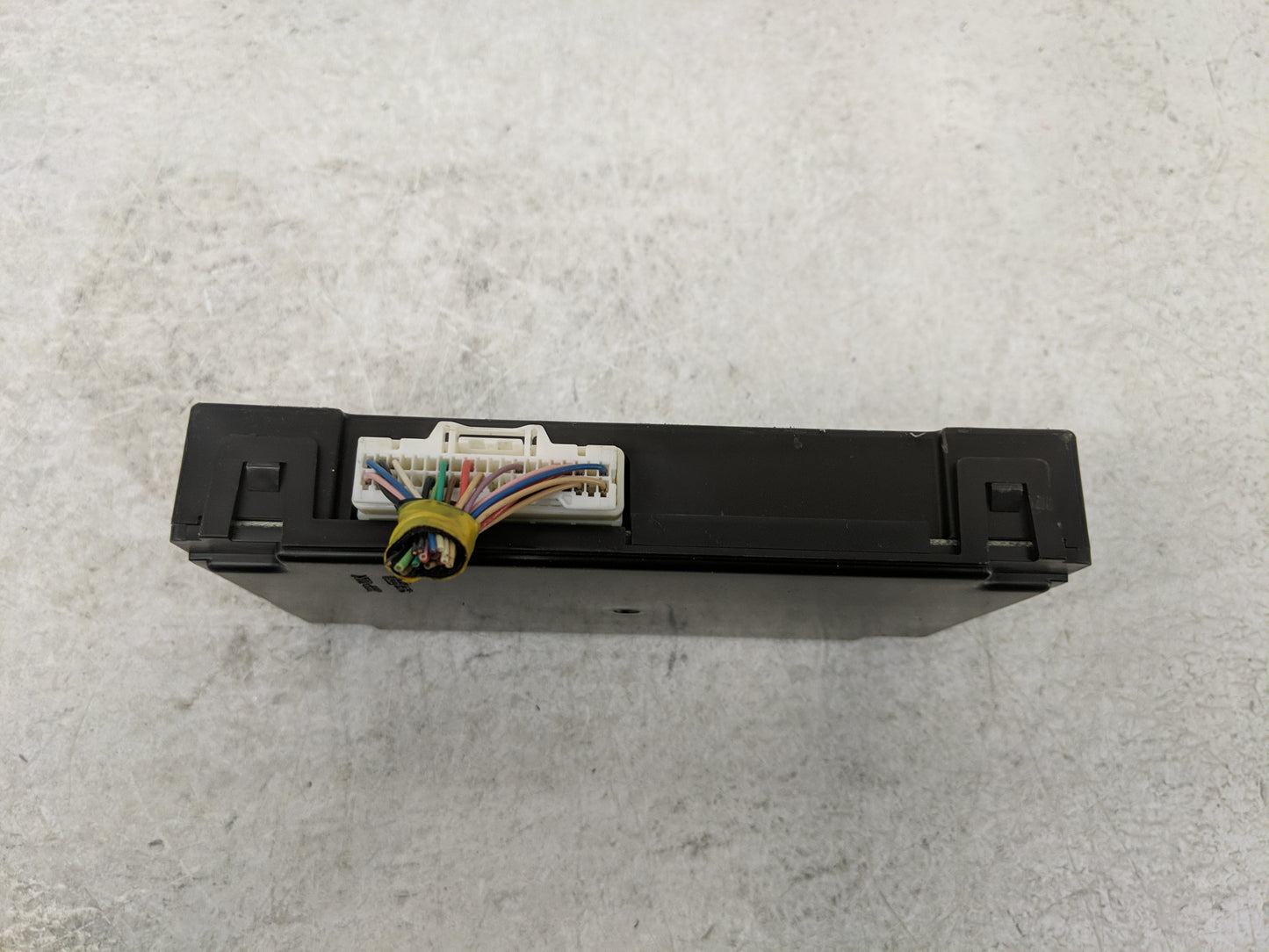 2016-2017 Infiniti Q50 Chassis Control Module Ccm Bcm Body Control - Oemusedautoparts1.com