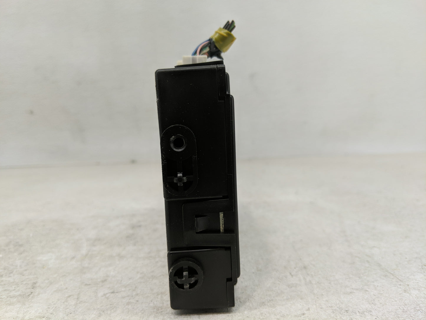 2016-2017 Infiniti Q50 Chassis Control Module Ccm Bcm Body Control - Oemusedautoparts1.com