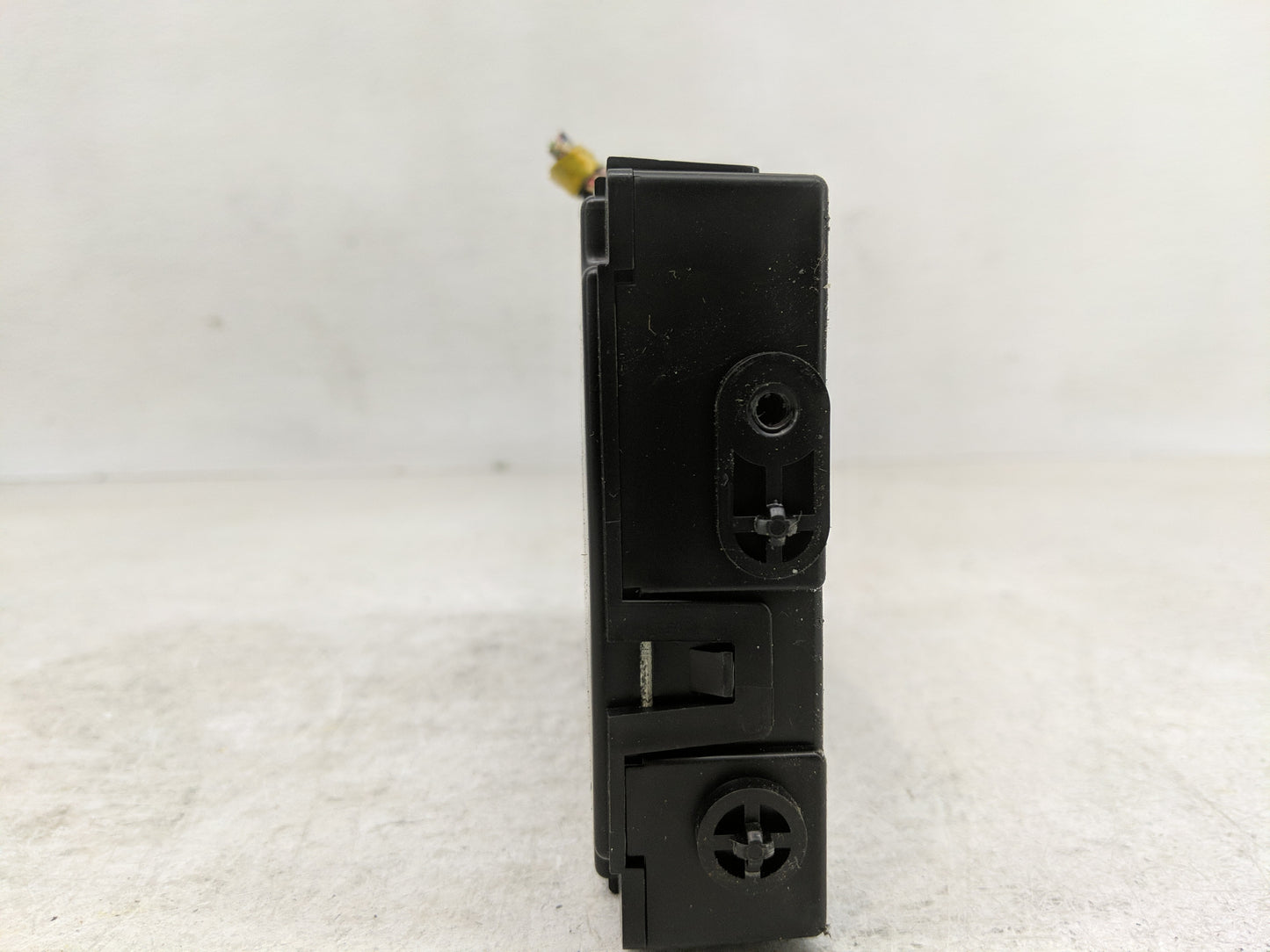 2016-2017 Infiniti Q50 Chassis Control Module Ccm Bcm Body Control - Oemusedautoparts1.com