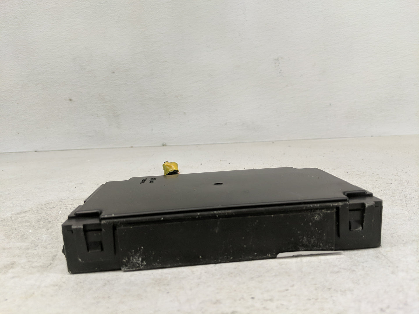 2016-2017 Infiniti Q50 Chassis Control Module Ccm Bcm Body Control - Oemusedautoparts1.com