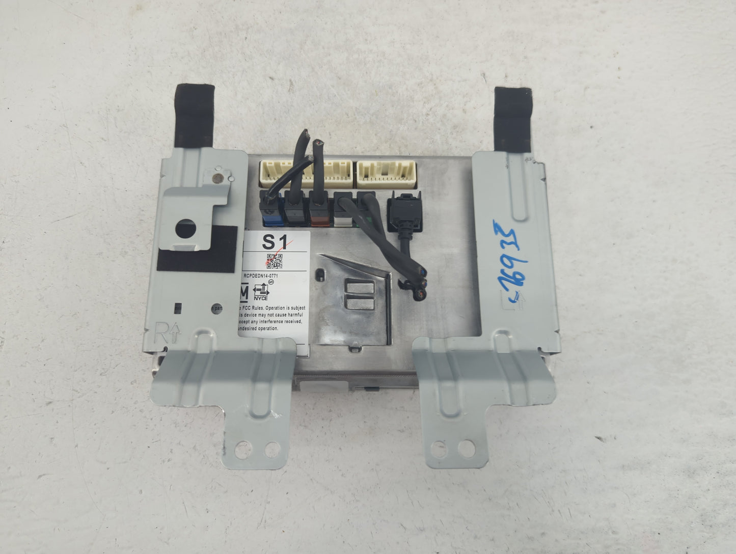 2016-2017 Infiniti Q50 Information Display Screen - Oemusedautoparts1.com
