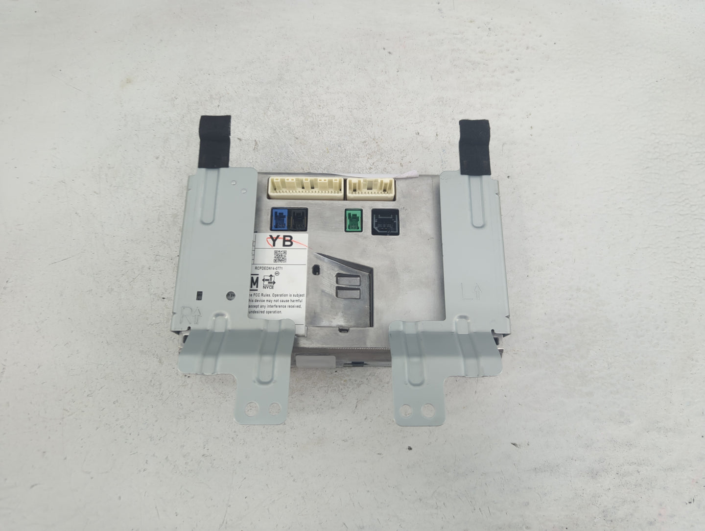 2016-2017 Infiniti Q50 Information Display Screen - Oemusedautoparts1.com