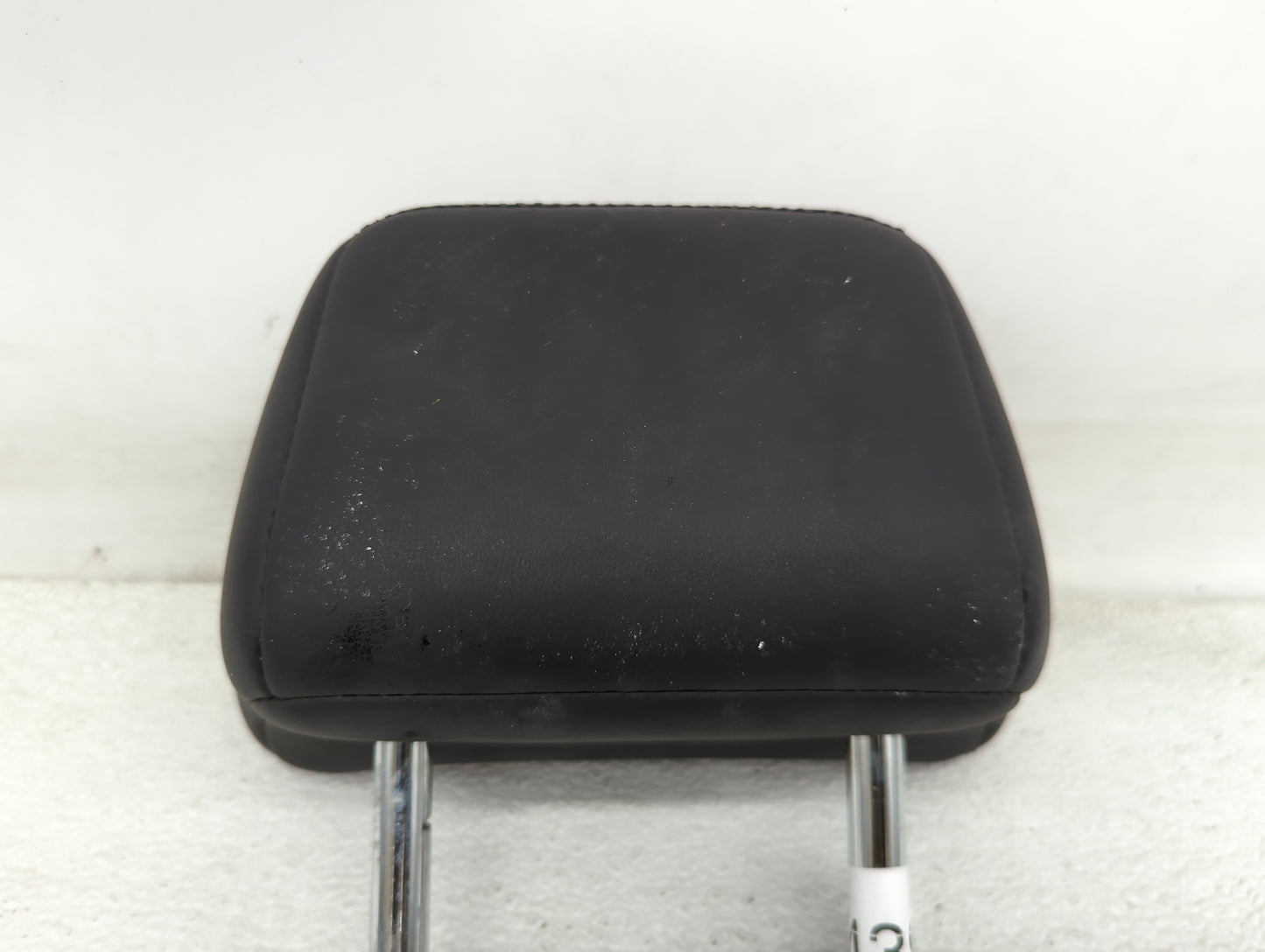 2017-2018 Infiniti Q50 Headrest Head Rest Rear Center Seat Fits Fits 2017 2018 OEM Used Auto Parts - Oemusedautoparts1.com