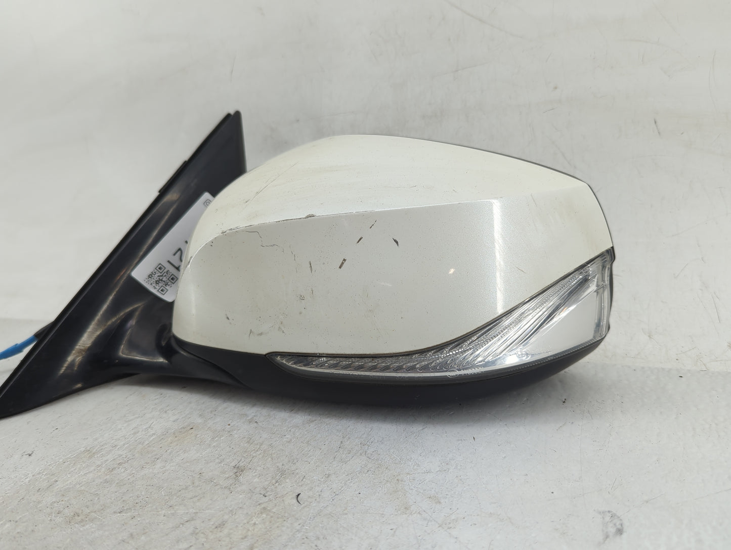 2014-2020 Infiniti Q50 Driver Side View Mirror - Left Door Mirror OEM Used - Oemusedautoparts1.com