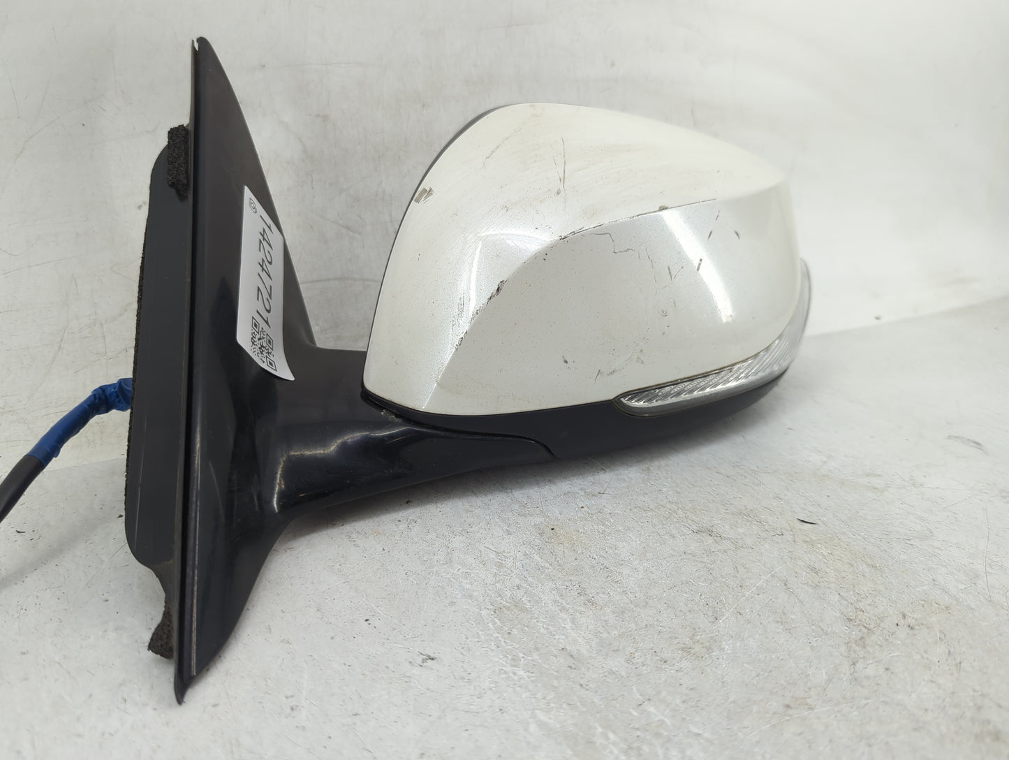 2014-2020 Infiniti Q50 Driver Side View Mirror - Left Door Mirror OEM Used - Oemusedautoparts1.com
