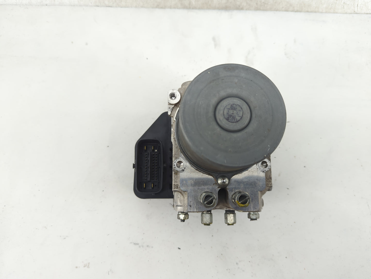 2016-2017 Infiniti Q50 ABS Pump Control Module Replacement P/N:133000-0802 47660 4GK0A Fits Fits 2016 2017 OEM Used Auto Par